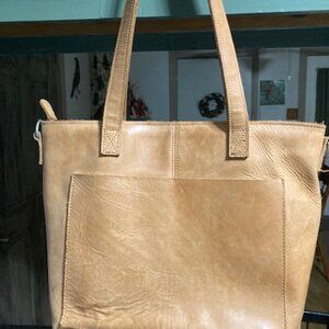 Duluth Trading Company nice leather shoulder bag